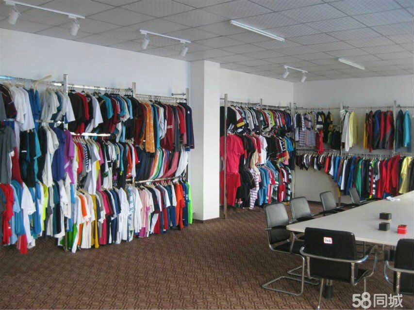 江西渝贛服飾鞋帽批發(fā) 鏈接?xùn)|西部的時尚商貿(mào)樞紐